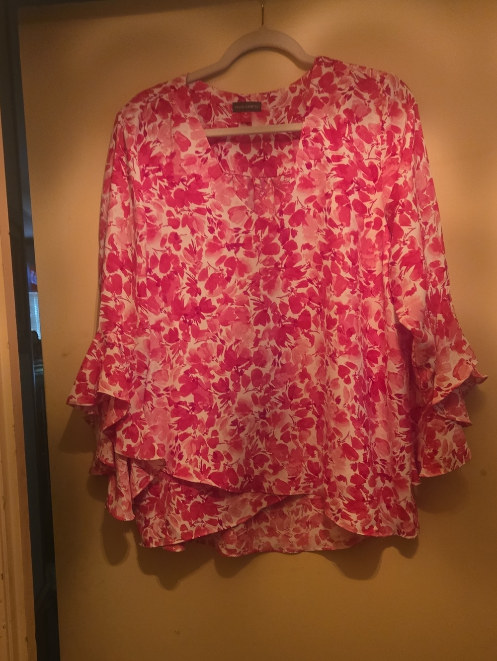 Vince Camuto Pink and White Floral V-Neck Ruffle Sleeve Blouse